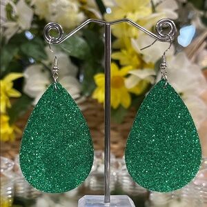 Earrings  Teardrop NWT